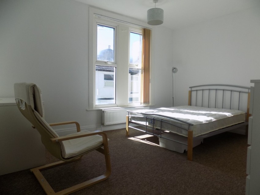 Images for 5 ROOMS AVAILABLE, Norman Road