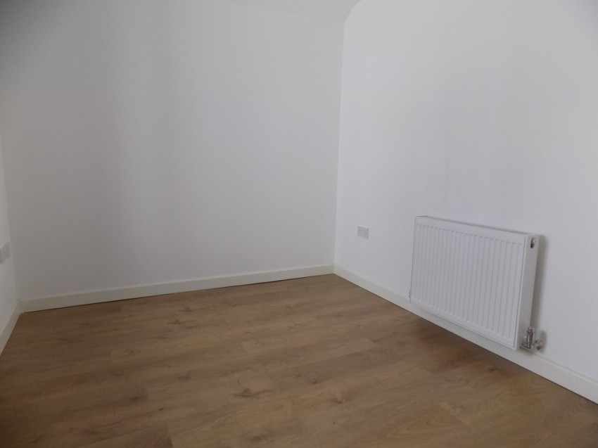 Images for **NO FEES** New Road