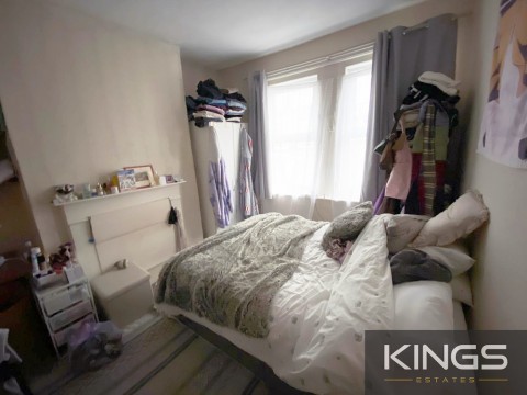 View Full Details for Avenue Road, Southampton, Hampshire