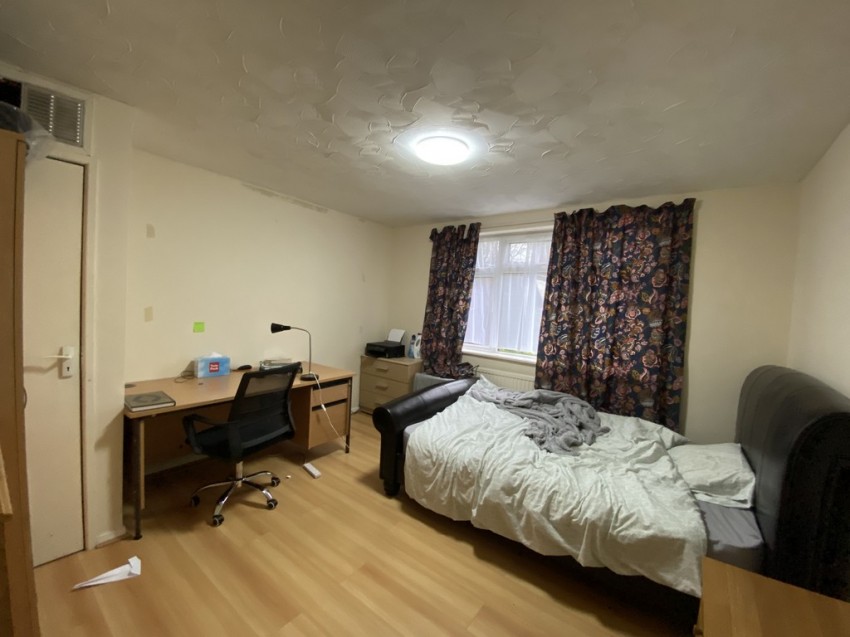 Images for Broadlands Road