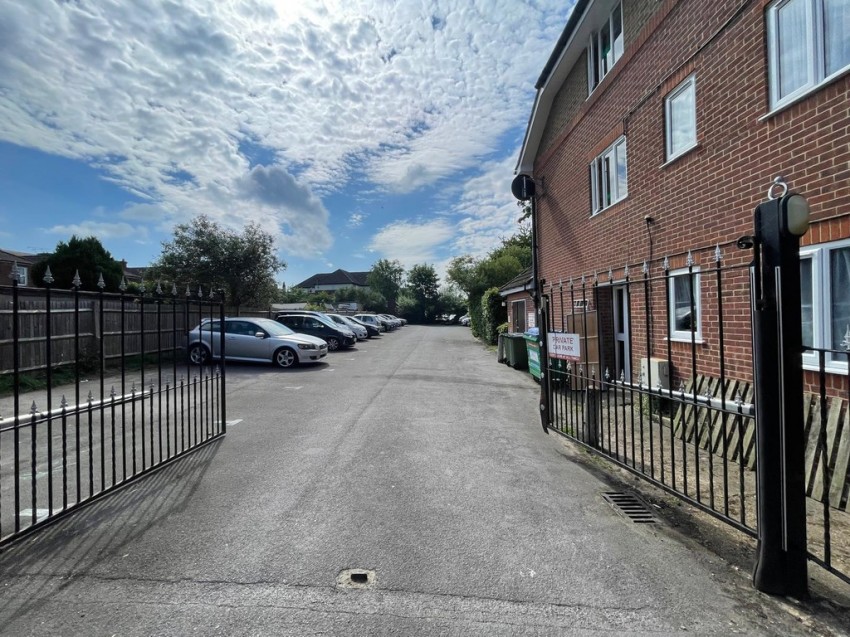Images for Shirley Road