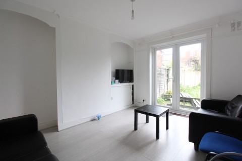 View Full Details for Ripstone Gardens, Southampton