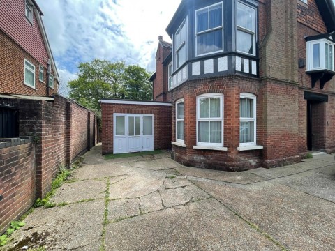 View Full Details for Lawn Road, Southampton