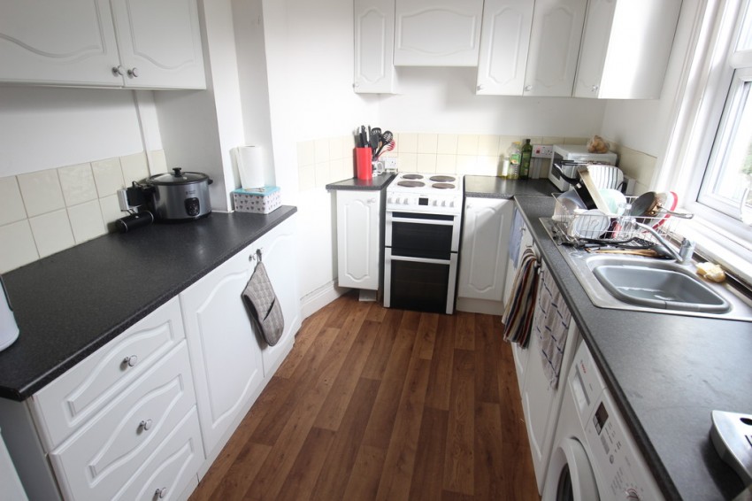 Images for Bassett Crescent West