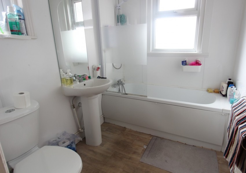 Images for Bassett Crescent West