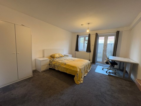 View Full Details for Cedar Road, Southampton