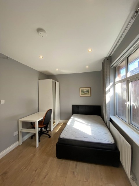 View Full Details for Broadlands Rd, Southampton