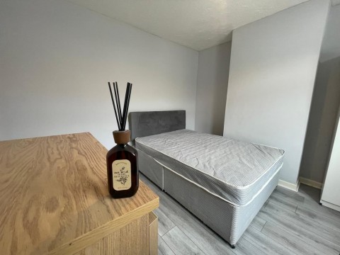View Full Details for Northcote Road, Southampton