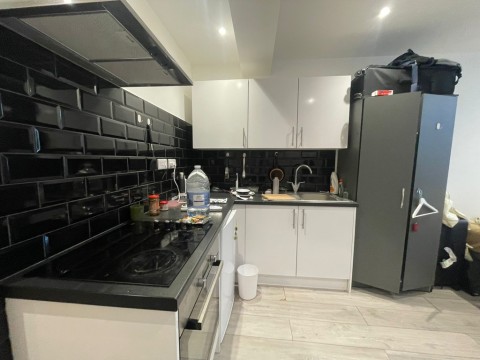 View Full Details for London Road, Southampton