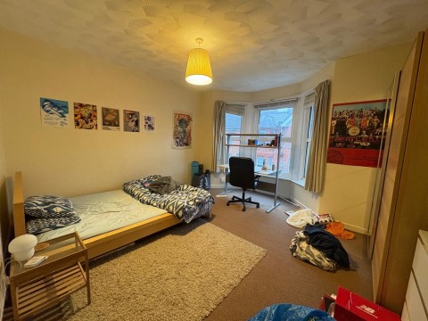 View Full Details for Thackeray Road, Southampton