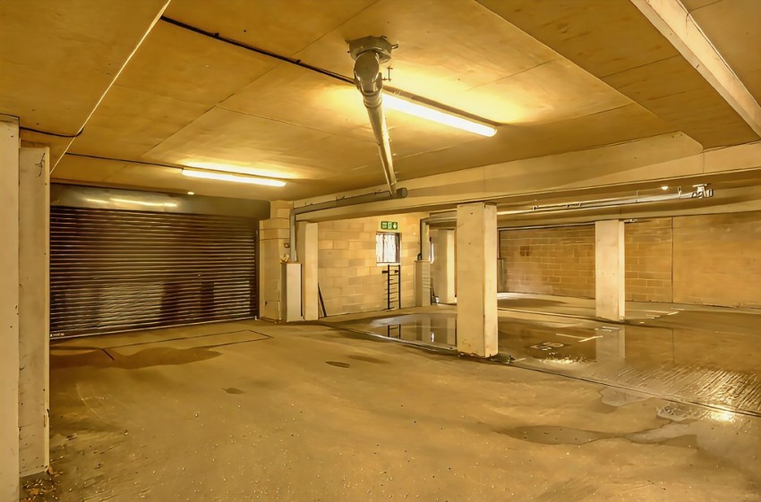 Images for Greenway court