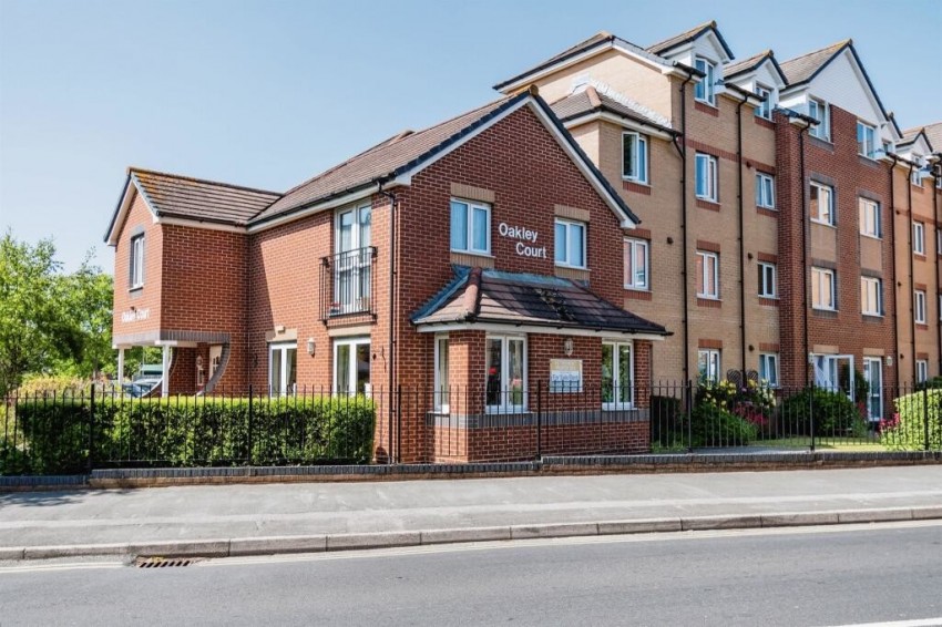 Images for Oakley court