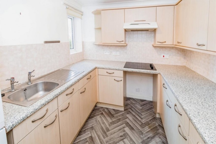 Images for Oakley court