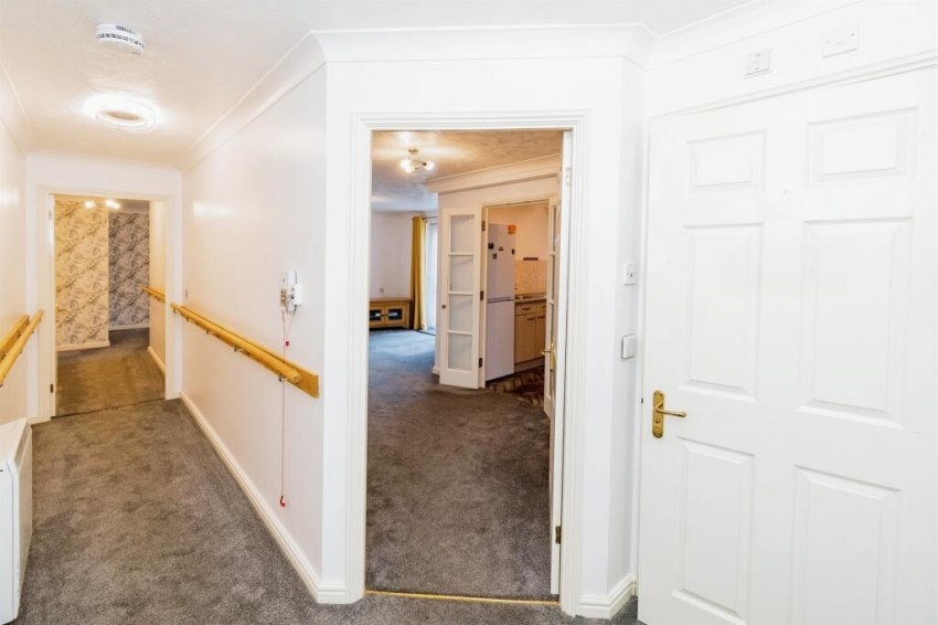 Images for Oakley court