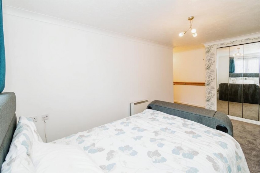 Images for Oakley court