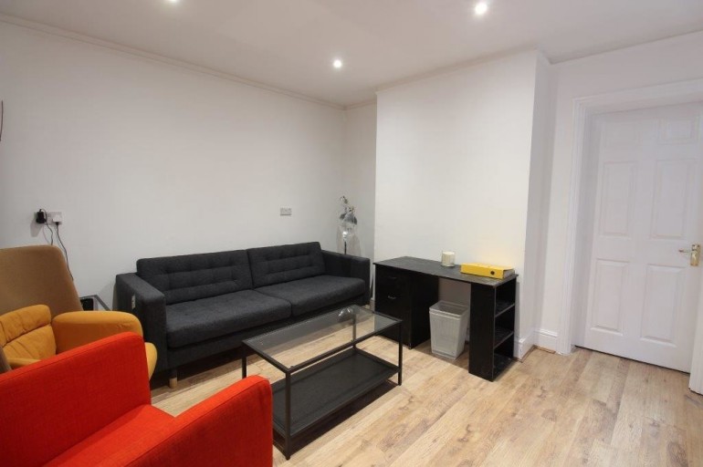 Newcombe Road, Polygon