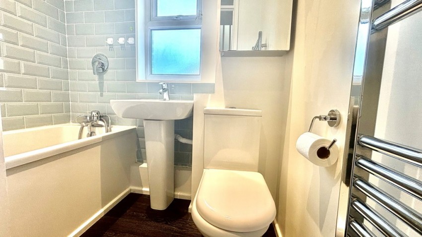 Images for Ashbury Crescent, Guildford
