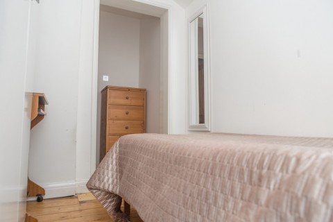 View Full Details for Nettles Terrace, Guildford