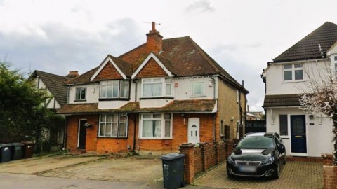 View Full Details for 5 Bed Aldershot Road